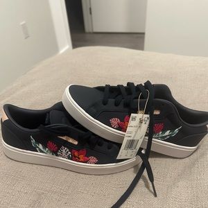 Women’s Adidas Sleek Floral / Navy